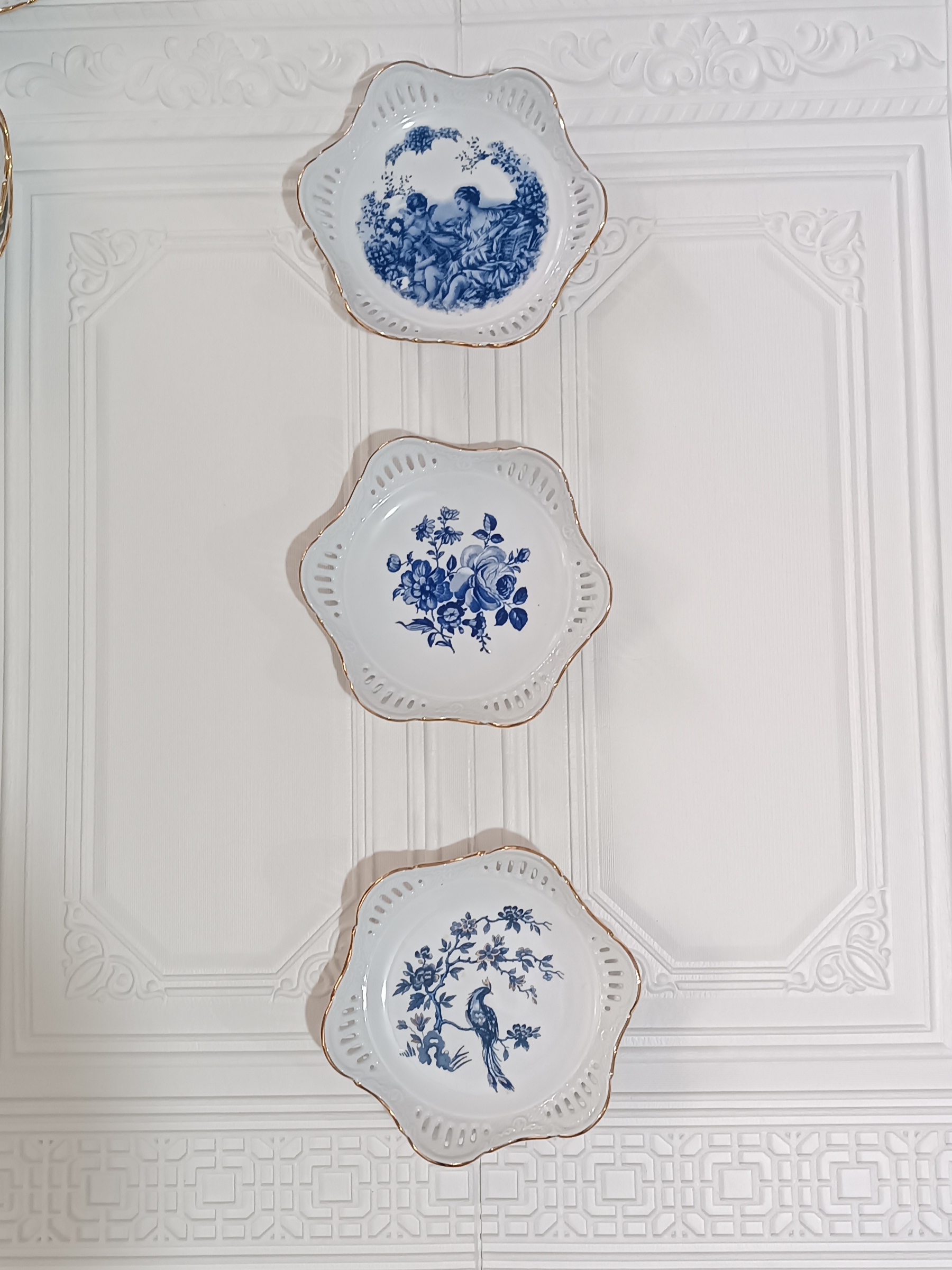بشقاب دیوارکوب چینی ۲۱ سانتی